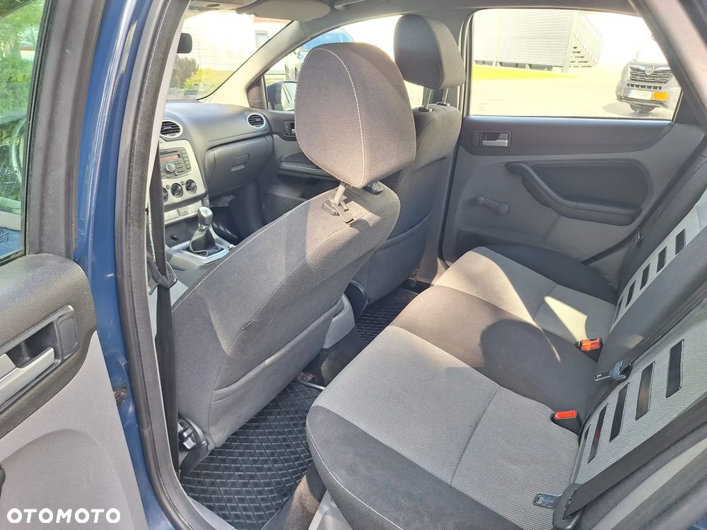 Ford Focus 1.8 Style - 29