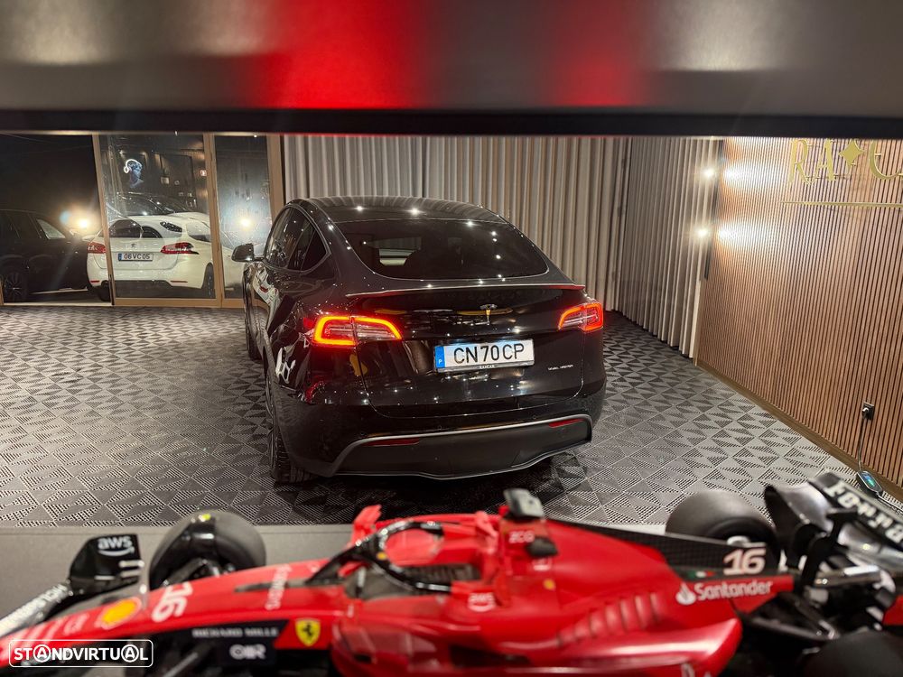 Tesla Model Y Long Range Dual Motor AWD - 6