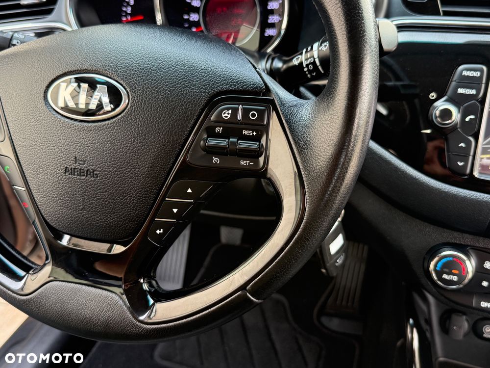 Kia Ceed 1.6 GDI Platinum Edition - 23