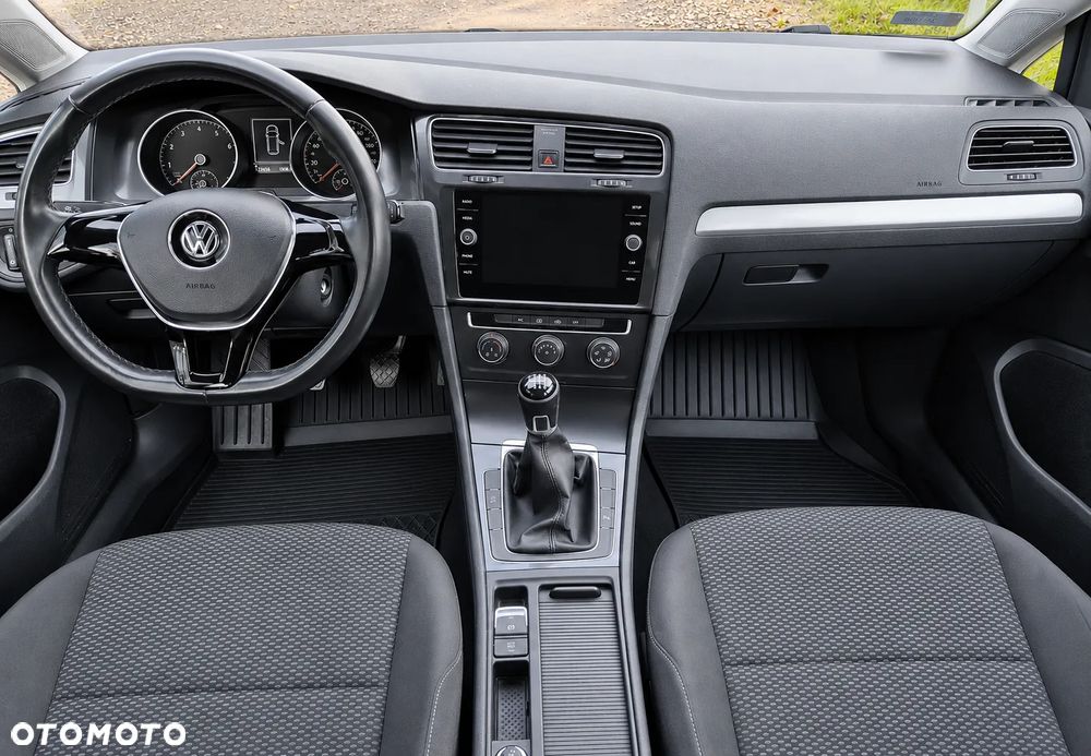 Volkswagen Golf - 4