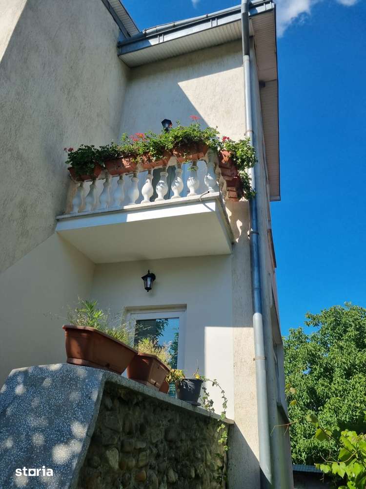 Casa la cheie mobilata si utilata cu 2500mp teren in oras - Imagine principală: 2/20