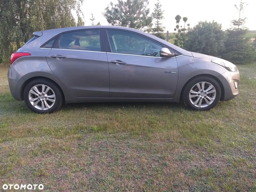 Hyundai i30 1.6 CRDi Fifa World Cup Edition - 8