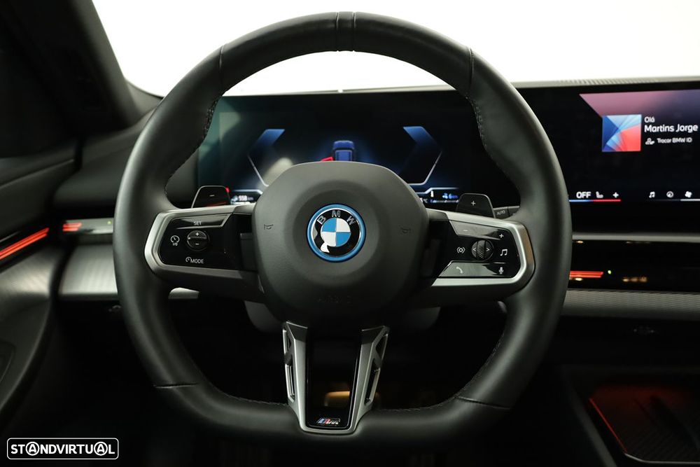 BMW 530 e Pack Desportivo M - 15