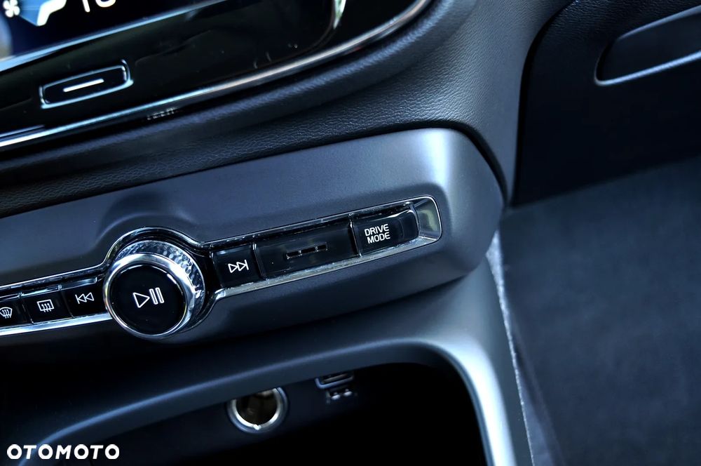 Volvo XC 40 D3 Momentum Pro - 34