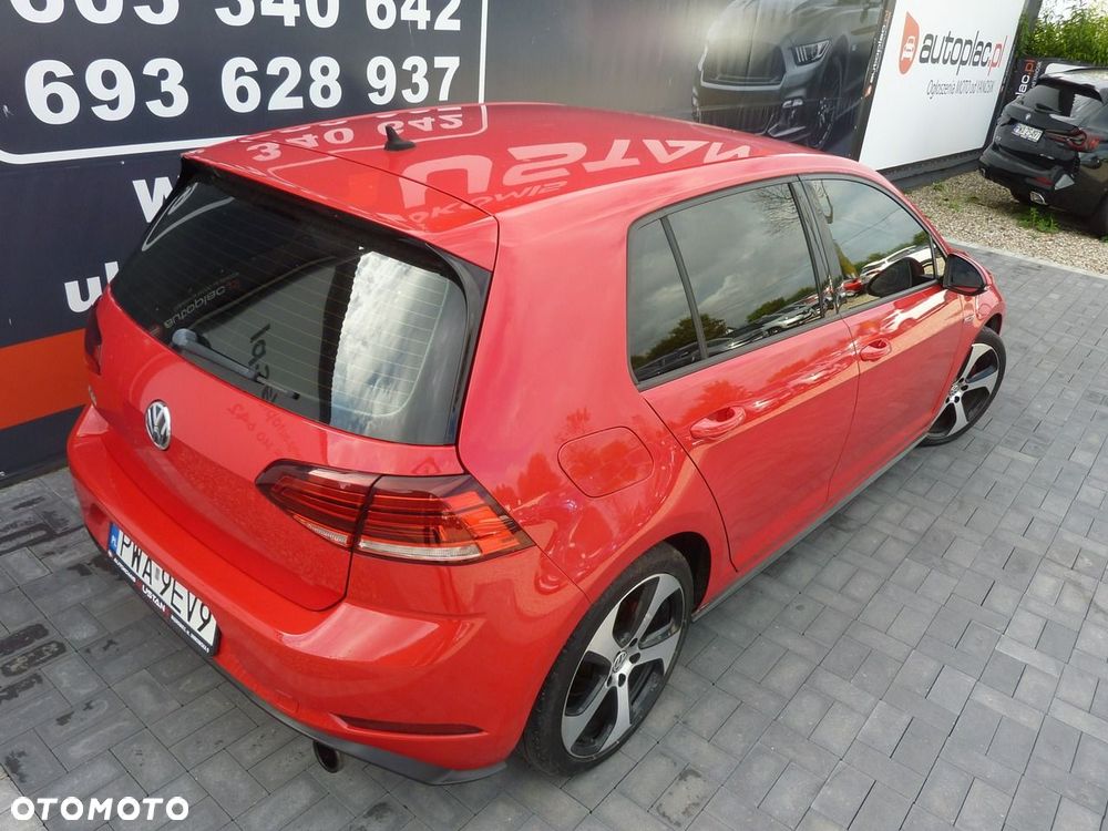 Volkswagen Golf - 8