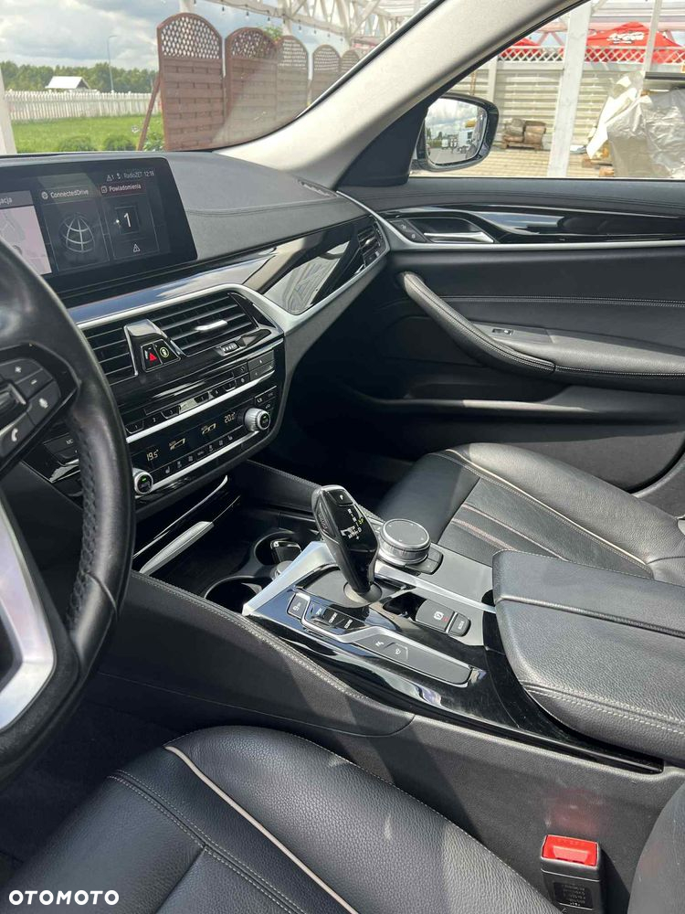 BMW Seria 5 520i GPF Luxury Line - 11