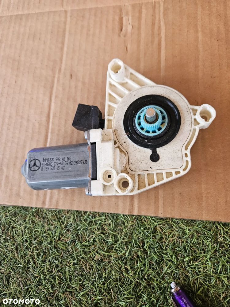 Lewy tylny podnośnik szyby Mercedes W169