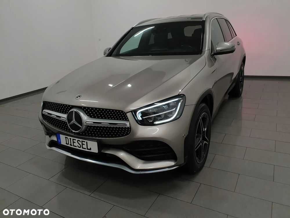 Mercedes-Benz GLC 300 de 4Matic 9G-TRONIC AMG Line Plus - 37