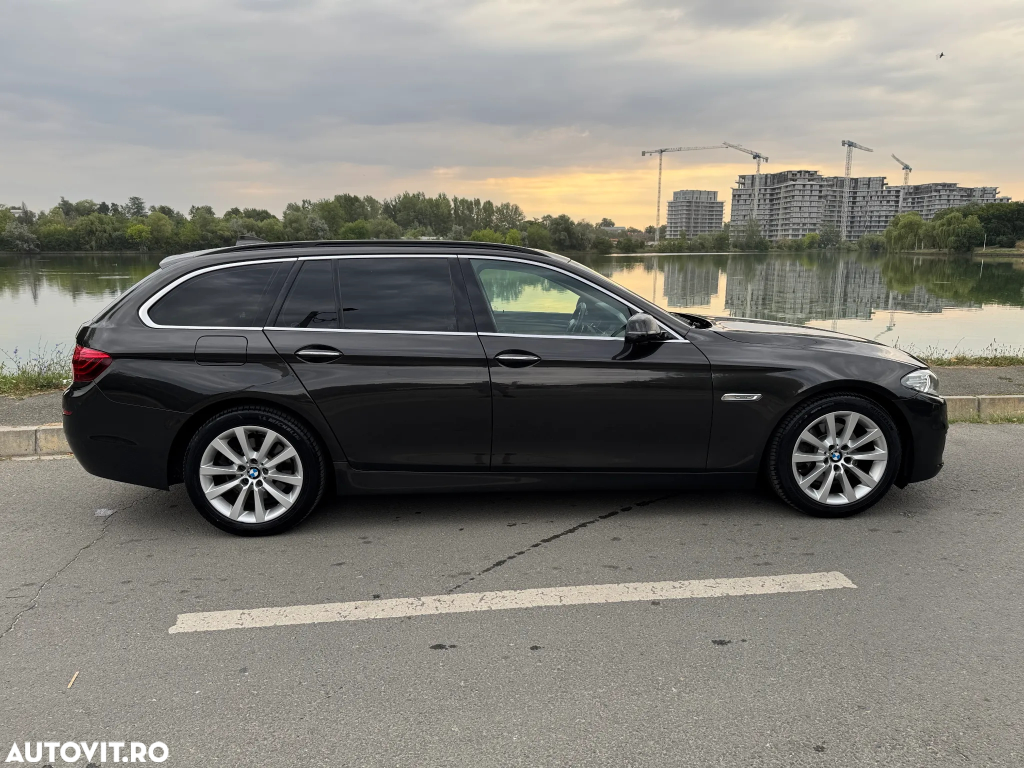 BMW Seria 5 520d xDrive - 4