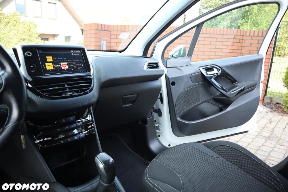 Peugeot 208 1.2 PureTech Allure S&S - 20