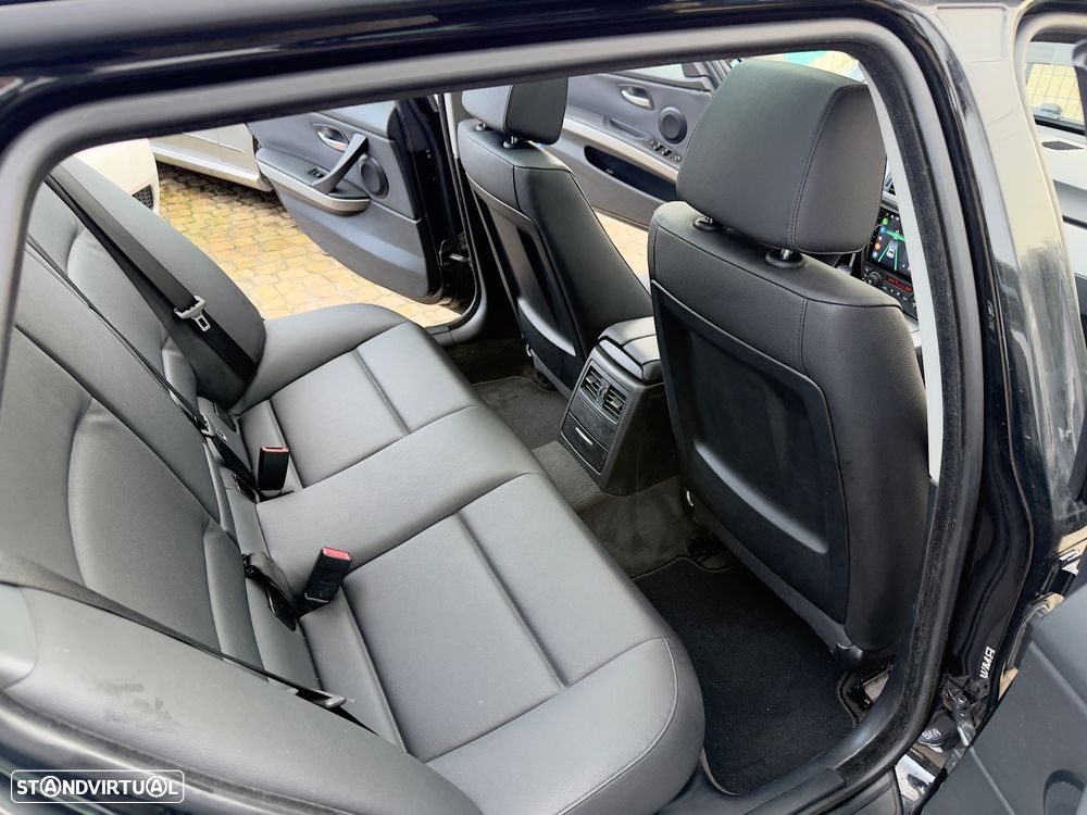 BMW 320 d Exclusive - 38