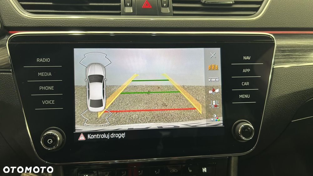 Skoda Superb 2.0 TDI SCR Style DSG - 21