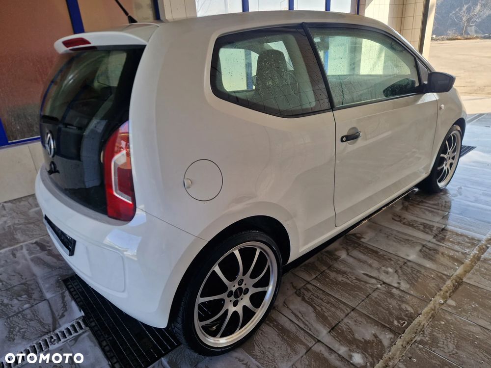 Volkswagen up! - 10