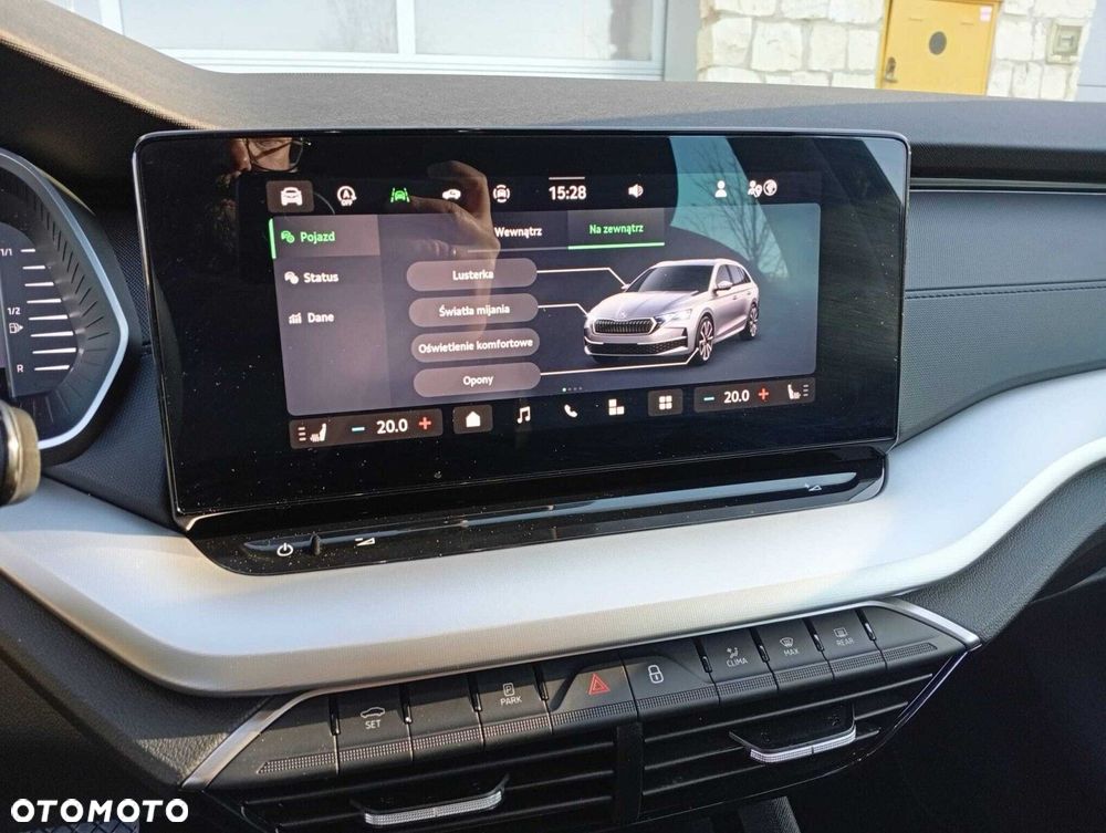 Skoda Octavia 1.5 TSI mHEV Selection DSG - 14