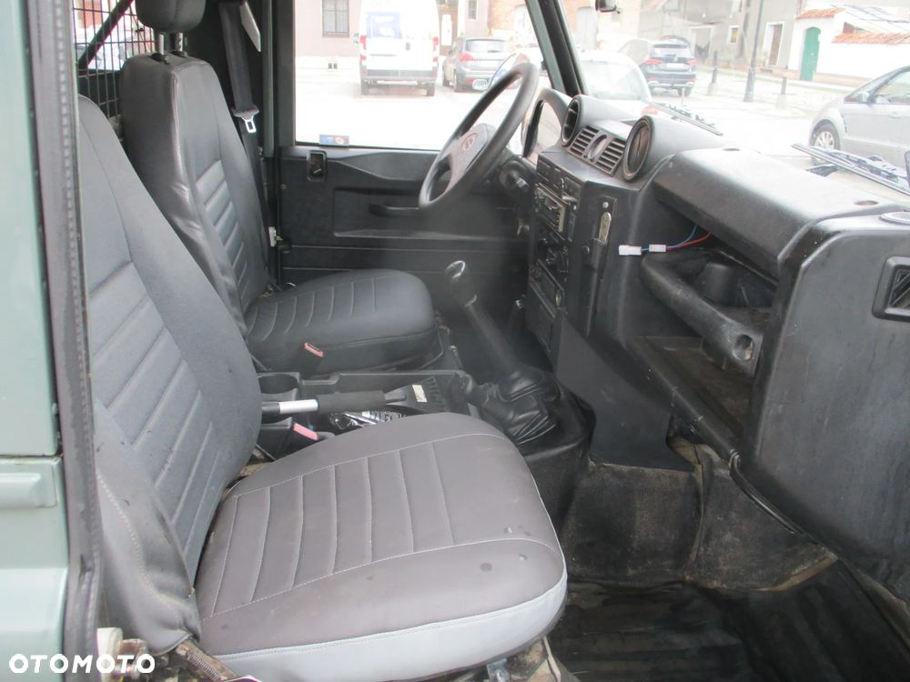 Land Rover Defender 2.4 TD4 E - 12