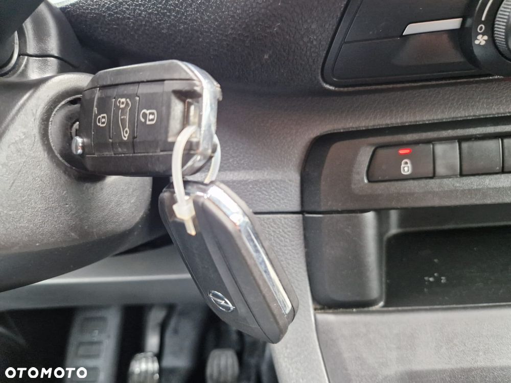 Opel Vivaro - 19