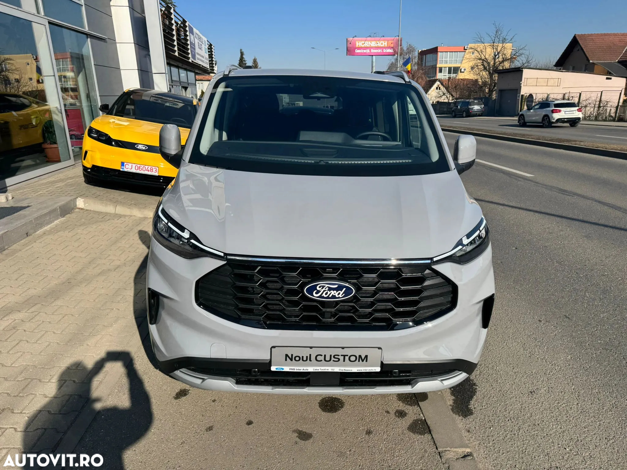 Ford Tourneo Custom Bus 320 2.0 EcoBlue 170 CP L1H1 Active Aut. - 4