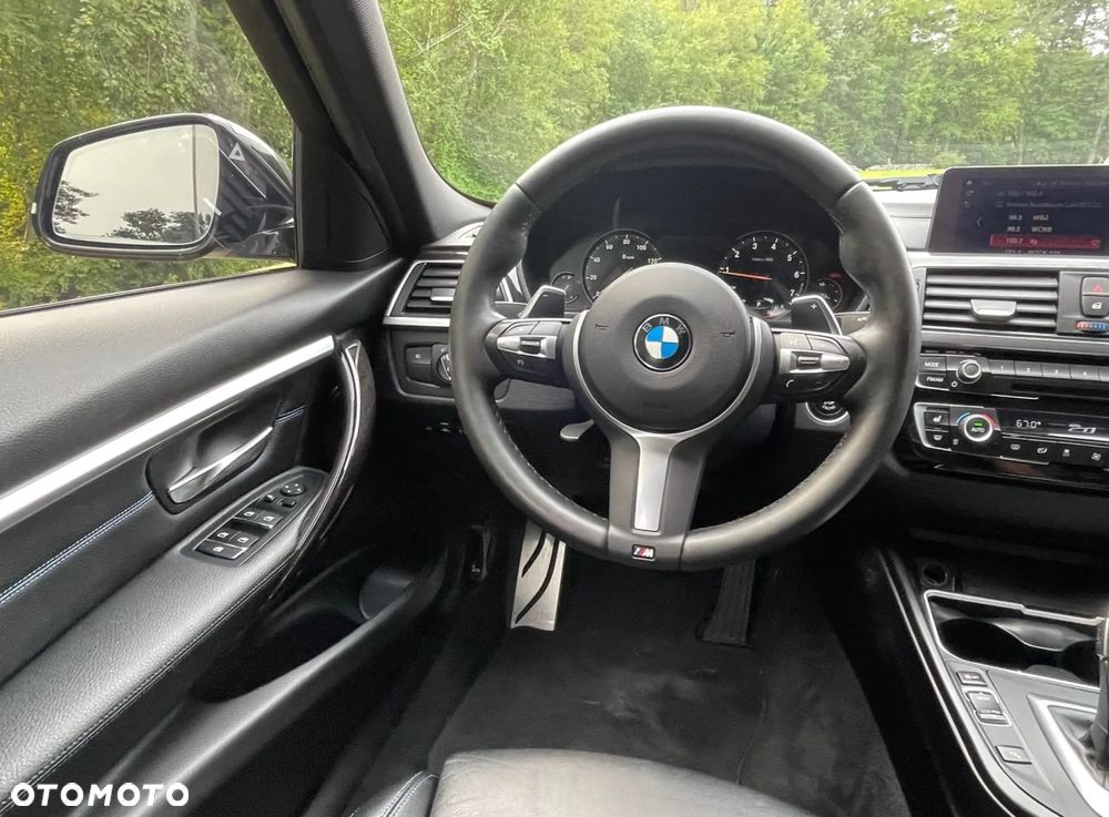 BMW Seria 3 330i xDrive Edition M Sport Shadow - 13