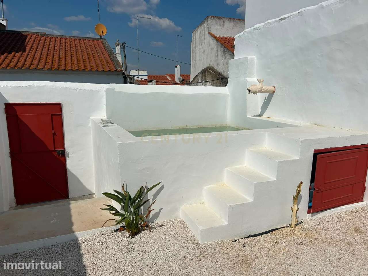 Moradia T3 totalmente reabilitada com piscina no coração do Torrão - Grande imagem: 2/12