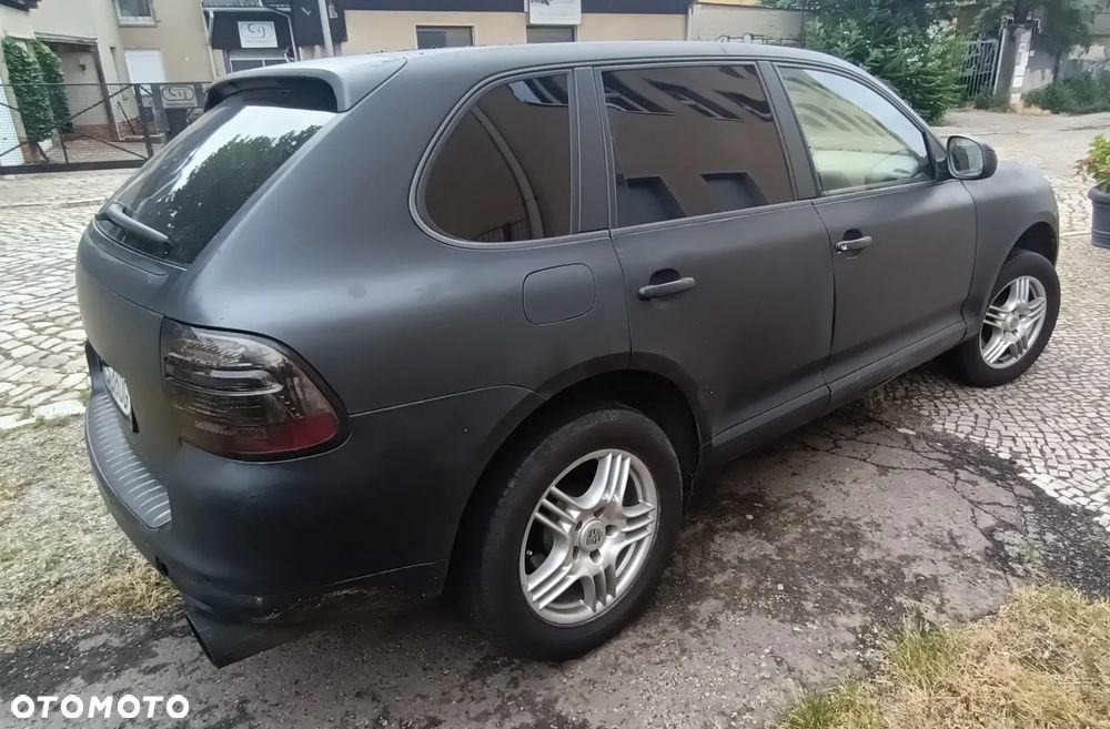 Porsche Cayenne - 4