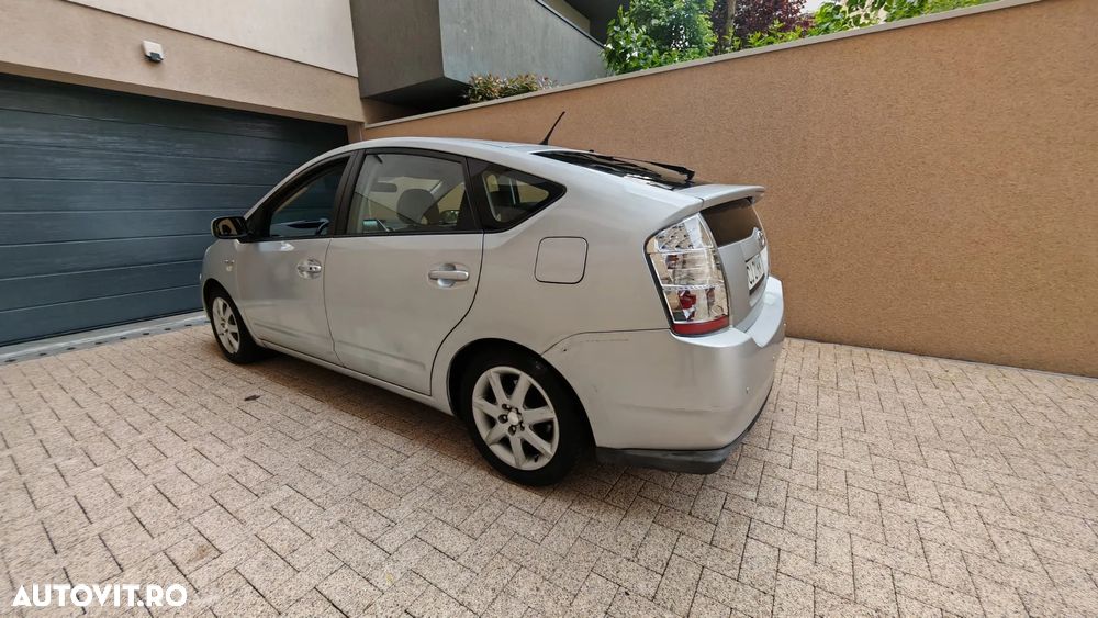 Toyota Prius (Hybrid) Luna - 11