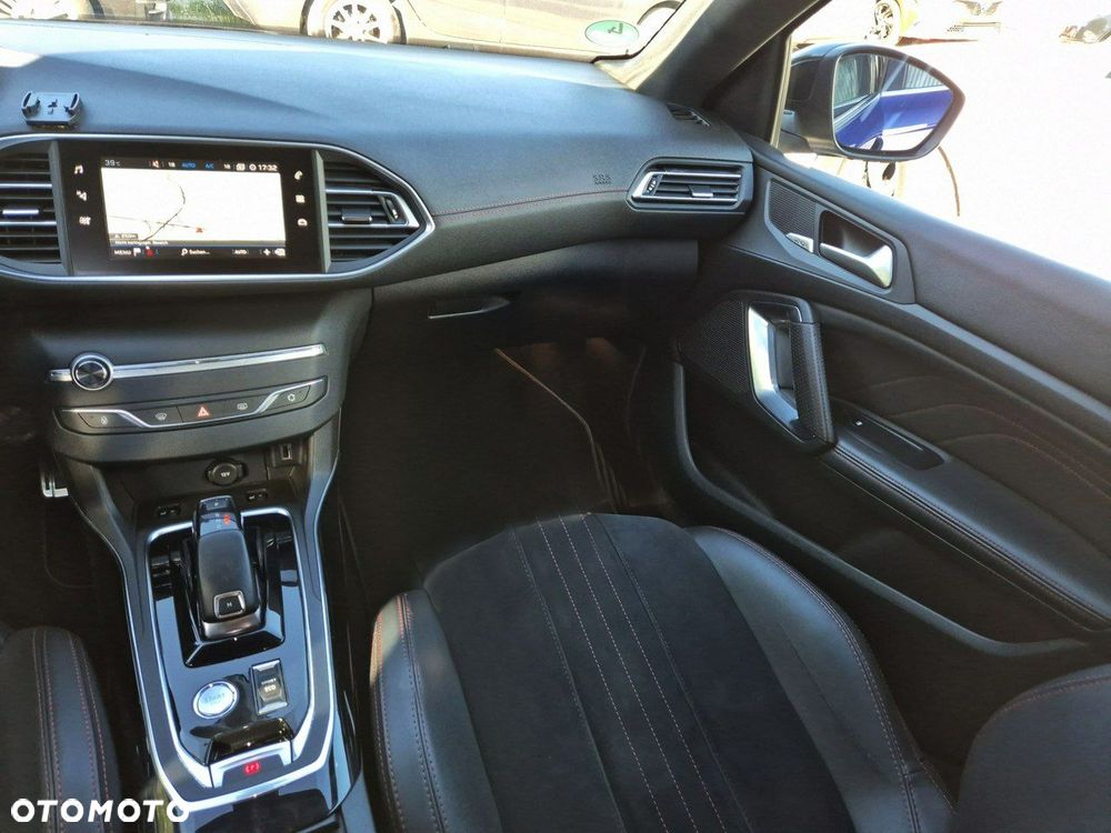 Peugeot 308 BlueHDi FAP 180 EAT8 Stop & Start GT - 29