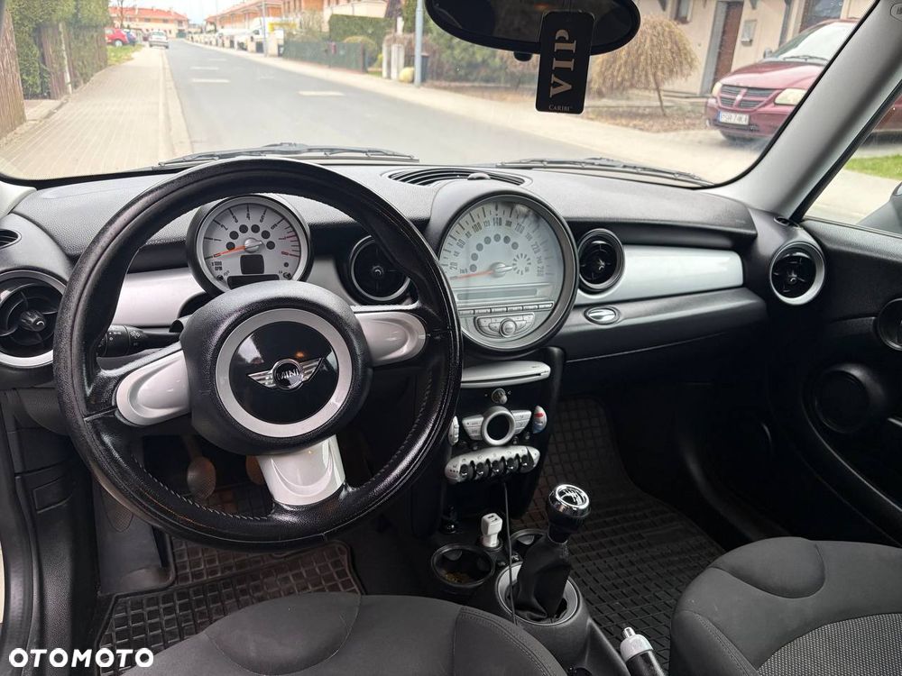 MINI Cooper Standard - 15