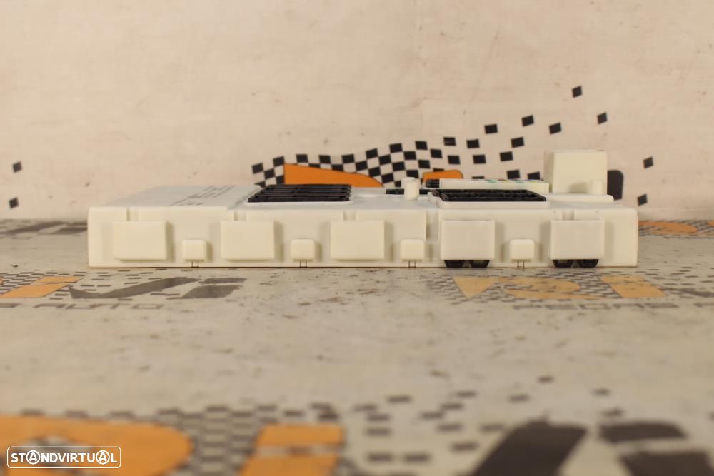 Módulo Eletrónico Bmw 1 (F20)  61359292944 / 9292944 / 106818 10 / 519 - 6