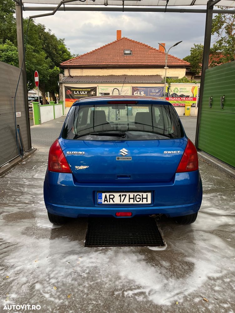 Suzuki Swift 1.3 GLX - 4