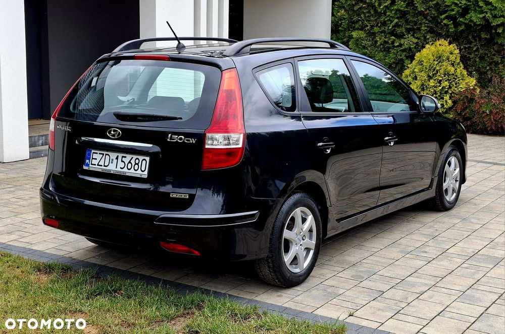 Hyundai i30 i30cw 1.6 CRDi FIFA WM Edition - 3