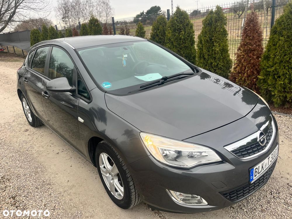 Opel Astra 1.6 150 Jahre - 5