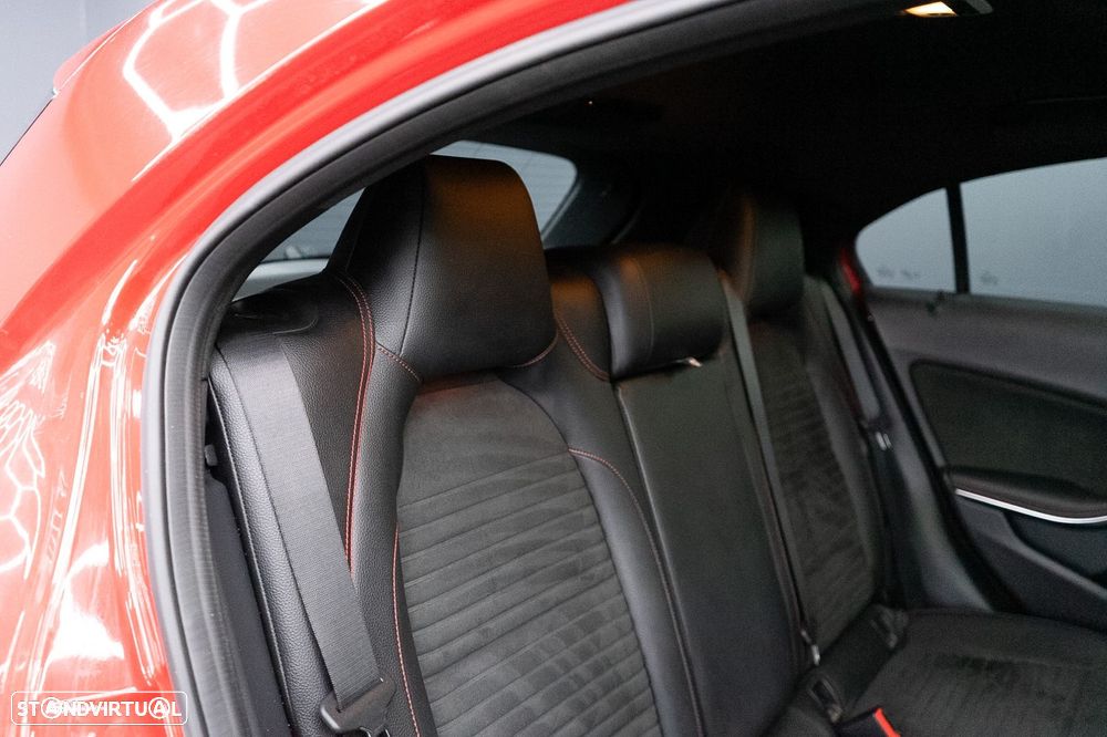 Mercedes-Benz A 180 d AMG Line - 42