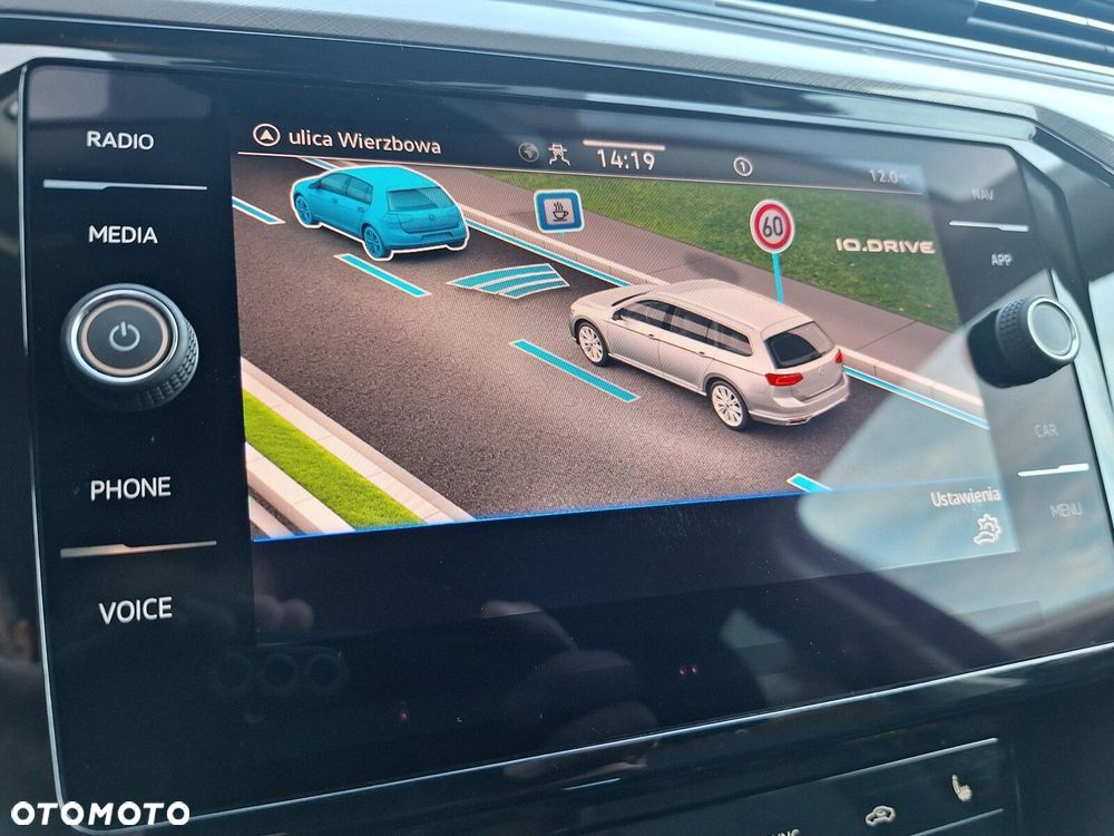 Volkswagen Passat - 24