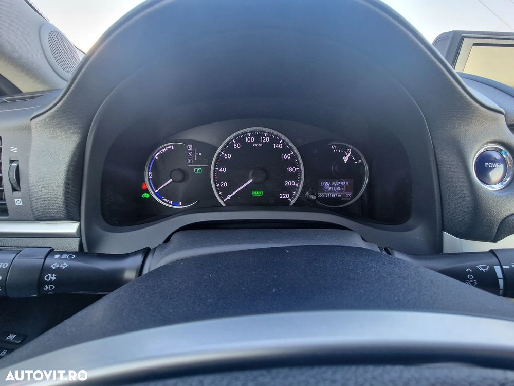 Lexus CT 200h - 4