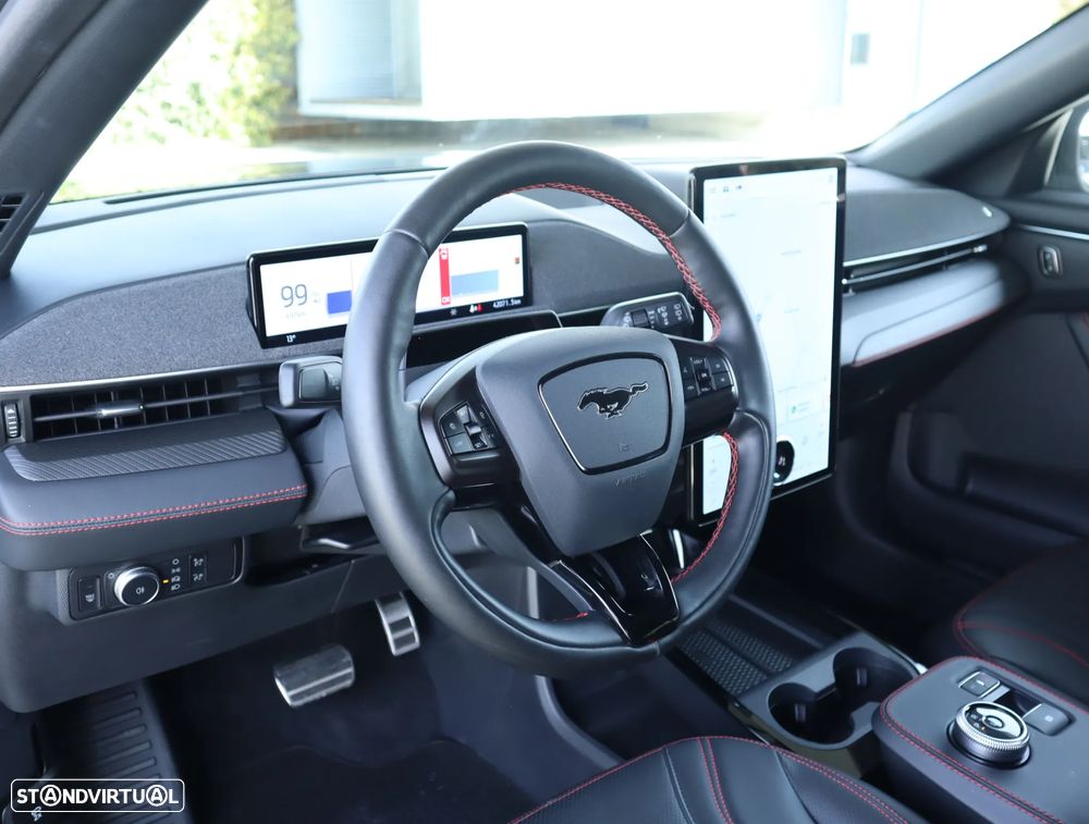 Ford Mustang Mach-E AWD PREMIUM - 28