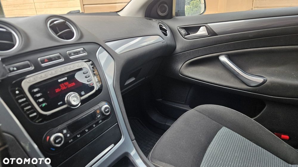 Ford Mondeo 2.0 TDCi Trend - 10