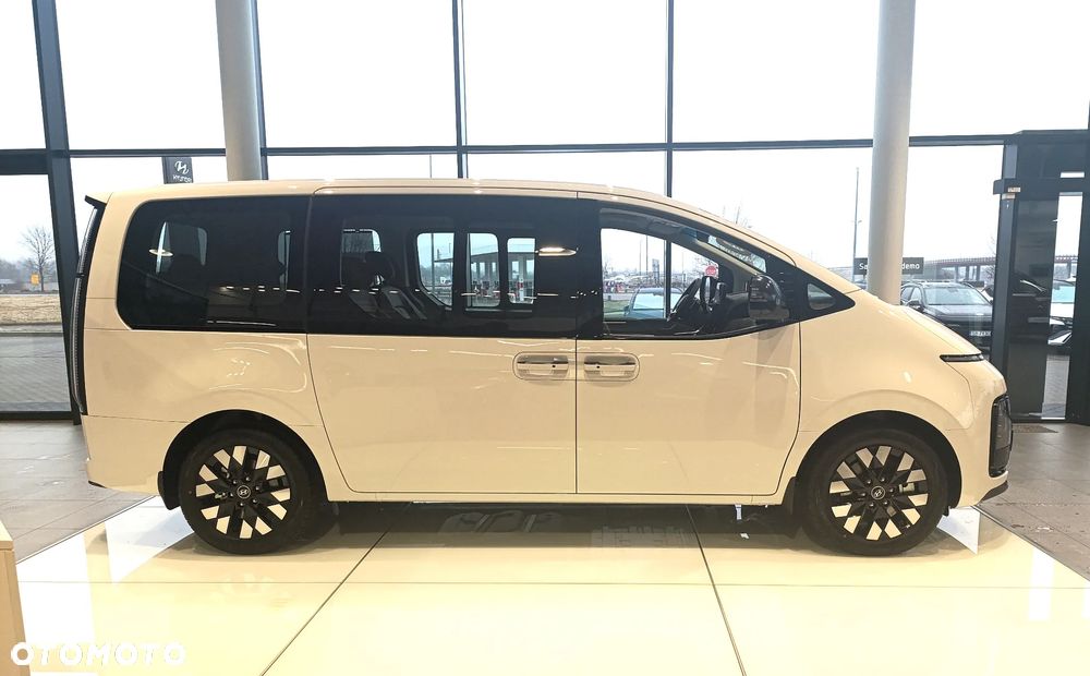 Hyundai Staria - 4