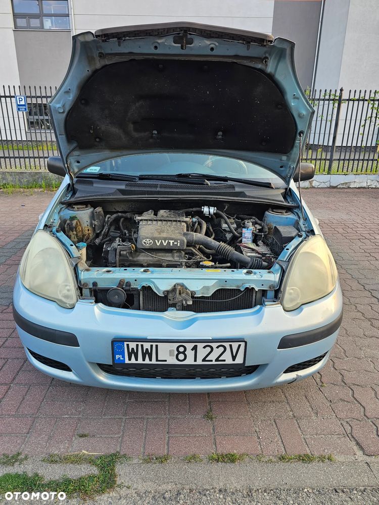 Toyota Yaris 1.0 Base - 9