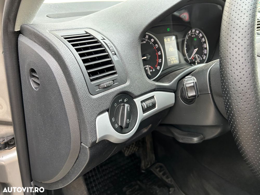 Skoda Octavia 1.9TDI Ambiente DSG - 19