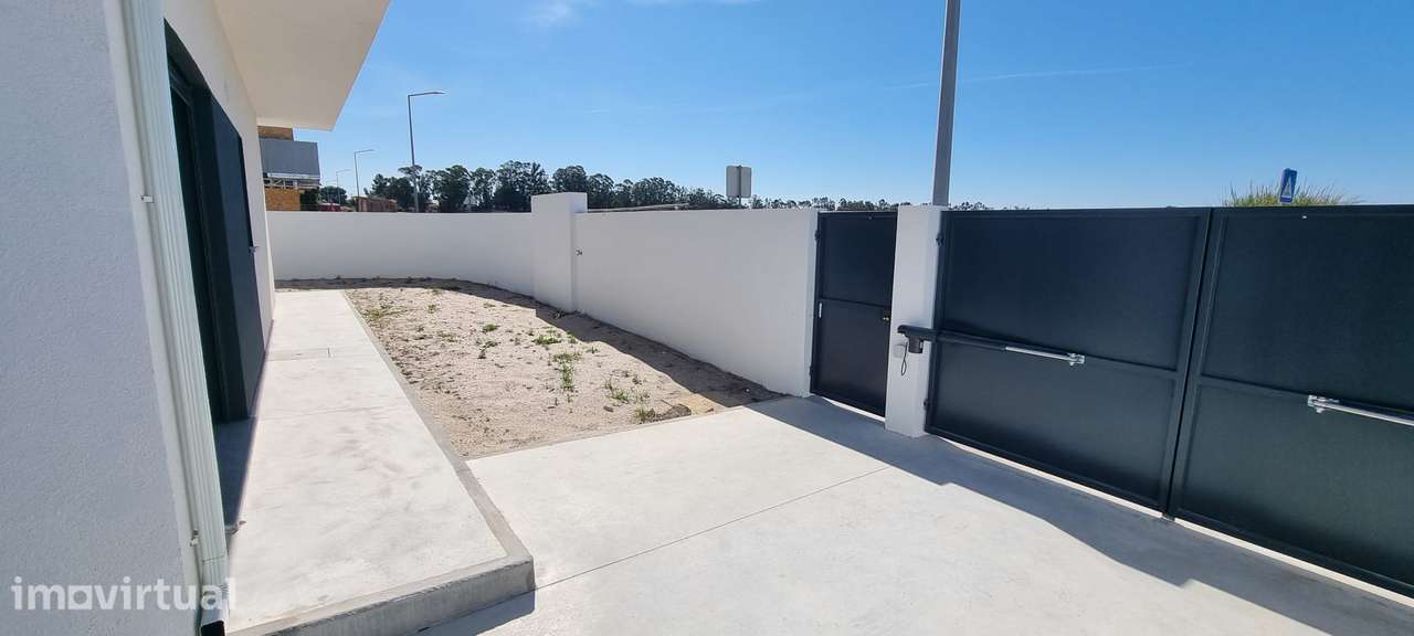 Moradia isolada térrea de arquitetura contemporânea - Grande imagem: 4/32