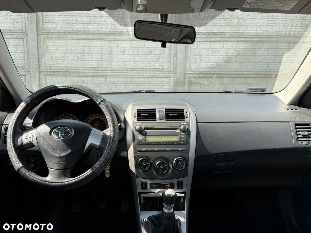 Toyota Corolla 2.0 D-4D Active - 8