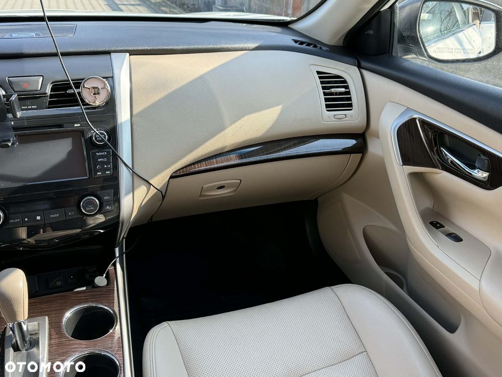 Nissan Altima - 22