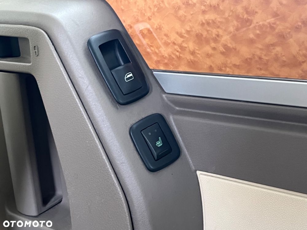 Chrysler Town & Country - 19