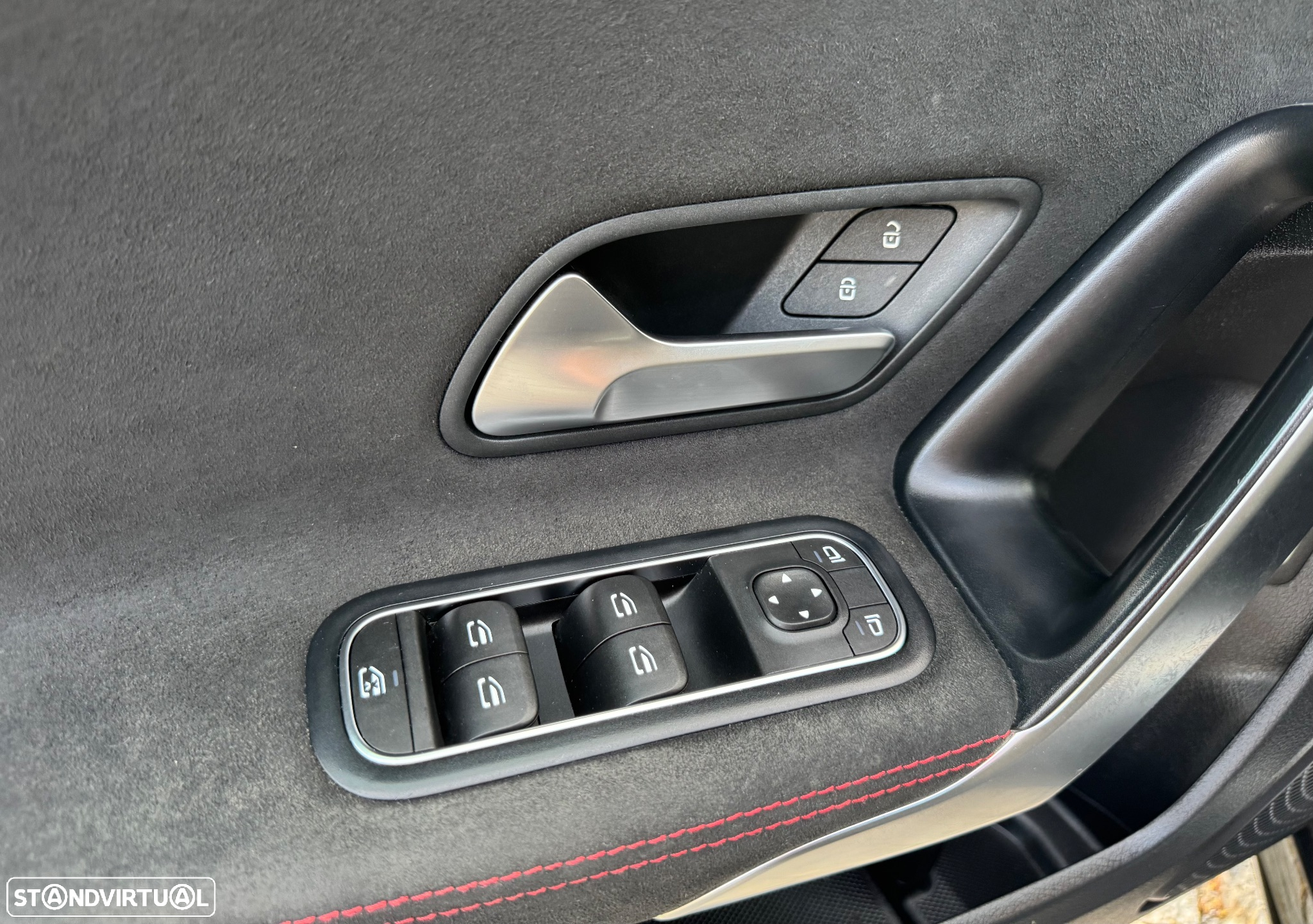 Mercedes-Benz A 250 Limousine e AMG Line - 34