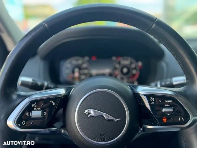 Jaguar XE - 11