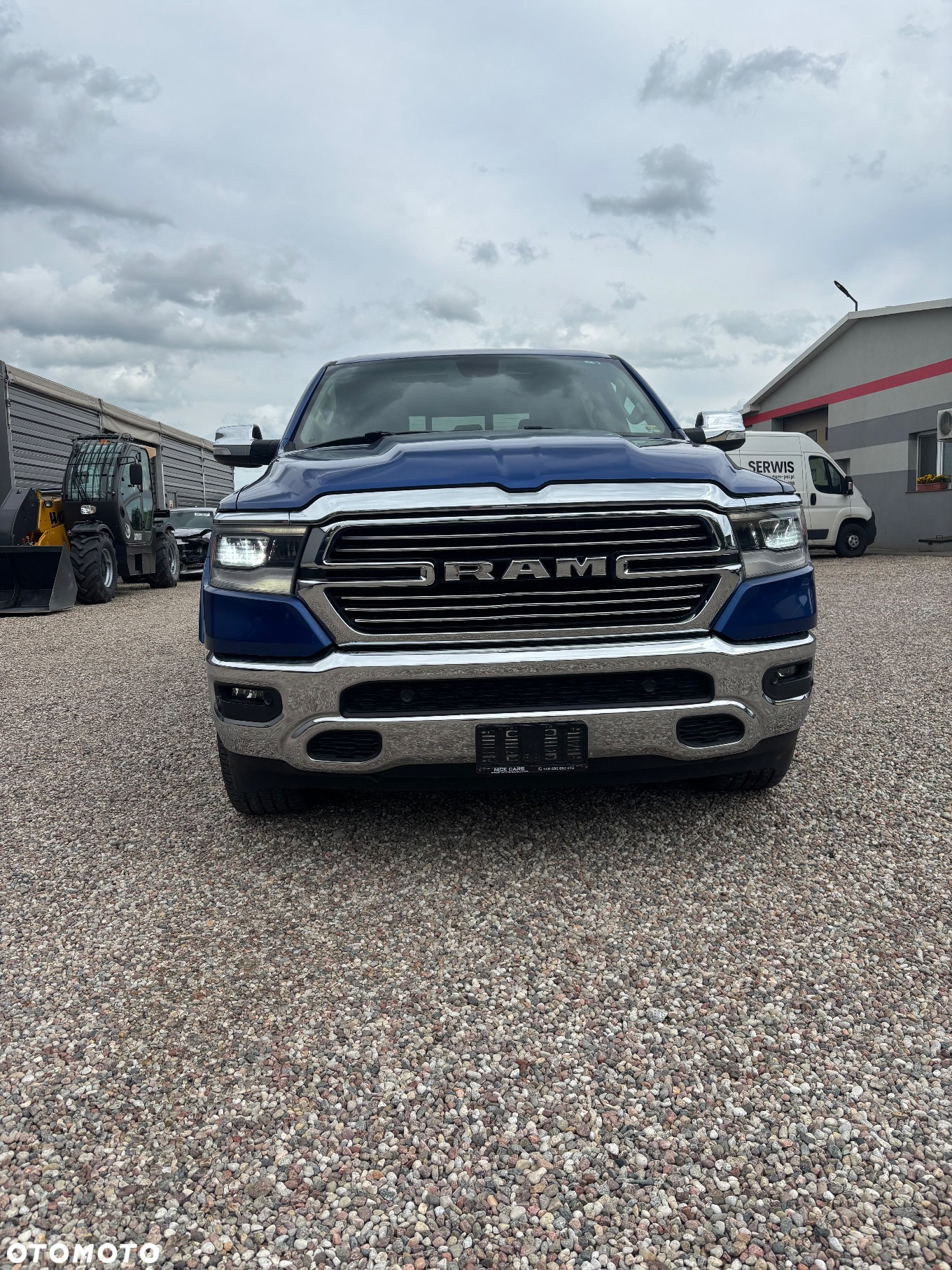 RAM 1500 Crew Cab Laramie - 12