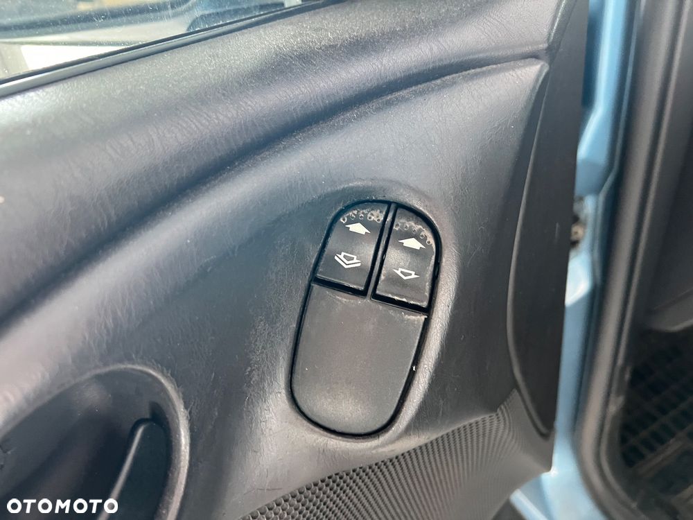 Ford Focus 1.6 Trend - 18