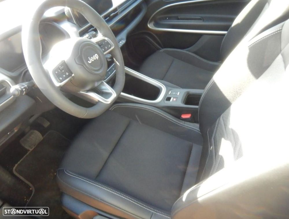 Jeep Avenger 54 kWh Summit - 4