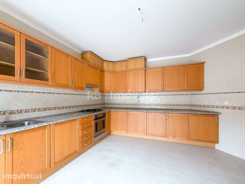 Apartamento T3+3 Duplex com terraço e garagem, no Entroncamento - Grande imagem: 2/14