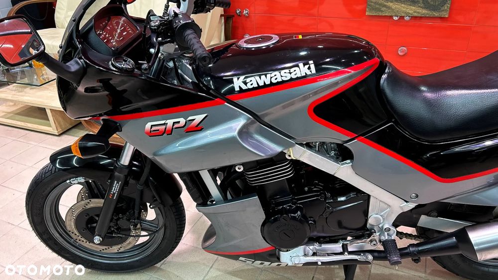 Kawasaki GPZ - 21